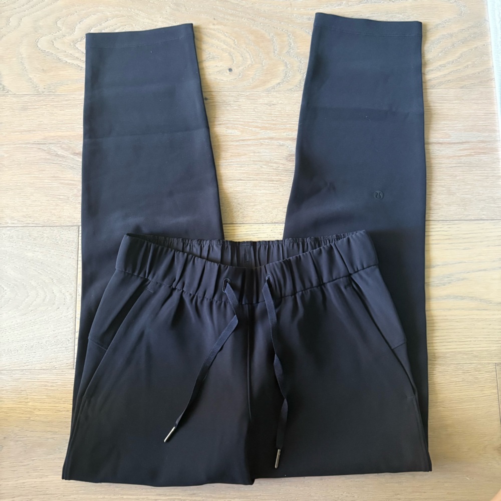 Lululemon Black On the Fly Pant 7/8 length size 6